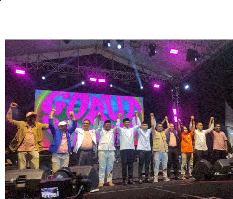 Deklarasi paslon Romantis  pada Pilkada Kabupaten Gorontalo Utara ikut dimeriahkan artis ibukota. (F:istimewa)