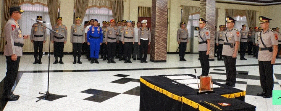 Upacara  serah terima jabatan Karo SDM serta pelantikan Ka SPKT Polda Gorontalo (F:hms-pol)