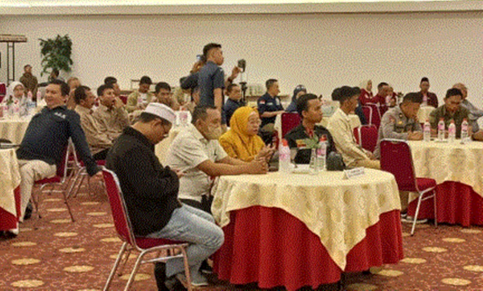 Jajaran Bawaslu Kota Gorontalo saat melaksanakan mekanisme pengawasan melekat tahapan rekapiltulasi dan penetapan DPS. (F:Humas)