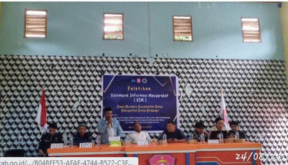 Kades Monano saat menyampaikan sambutan pada kegiatan Pelatihan  Kelompok  Informasi Masyarakat  (KIM) Desa  Monano (F:kmfo).