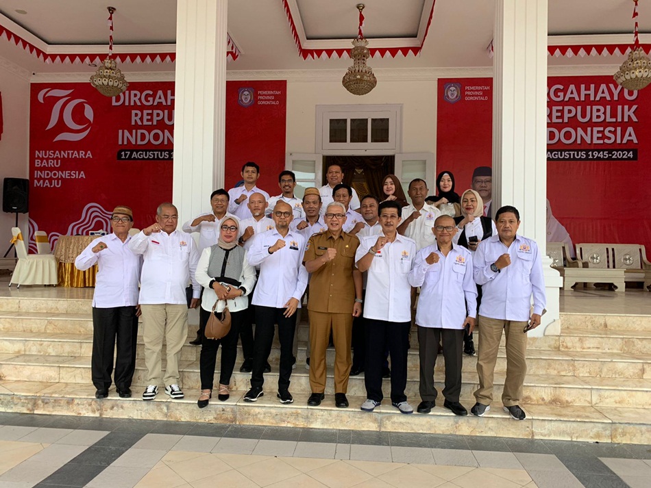 Foto bersama pj Gubernur bersama jajaran Kadin Provinsi Gorontalo usai silaturahmi (F:dok Kadin)