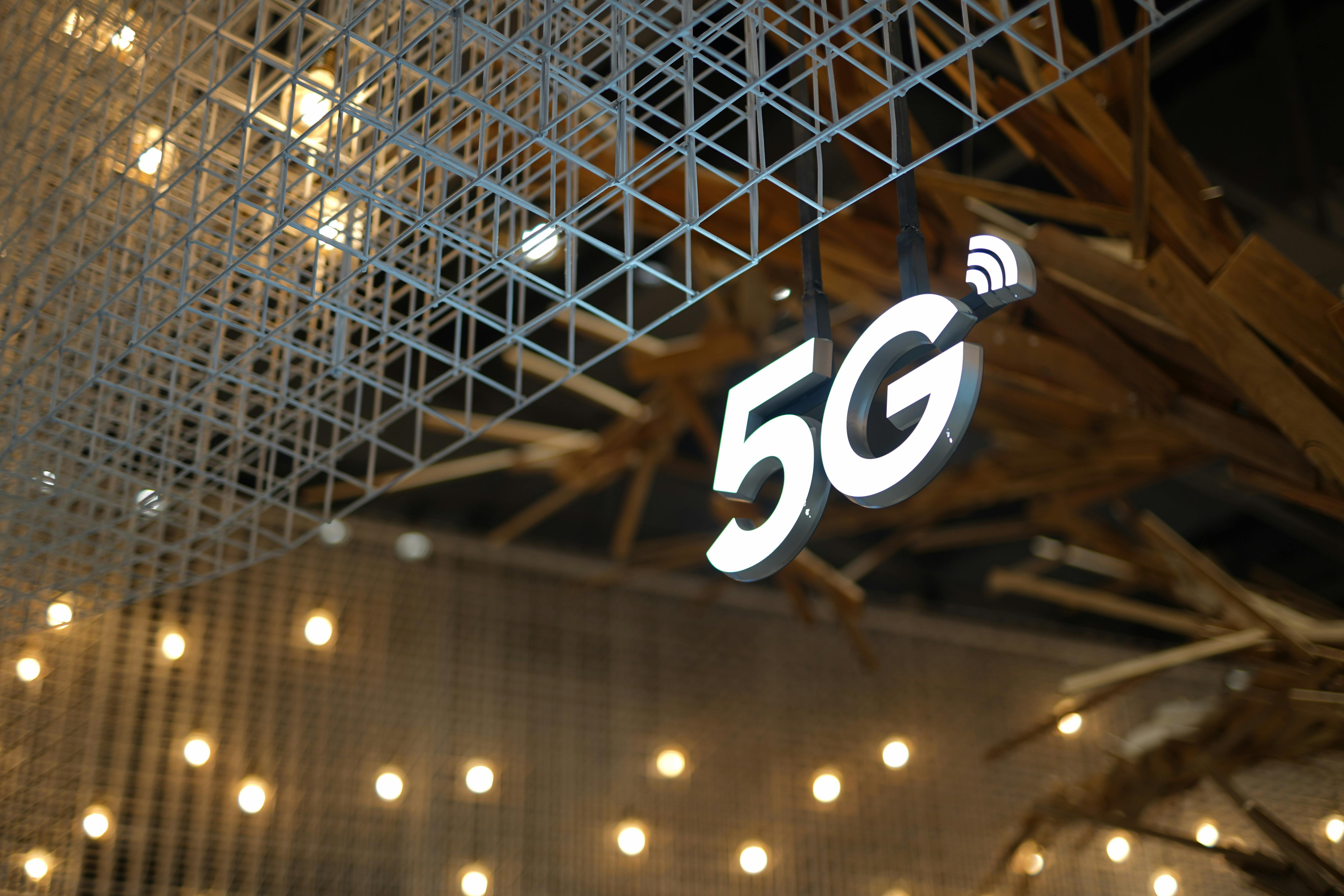 tulisan logo 5G