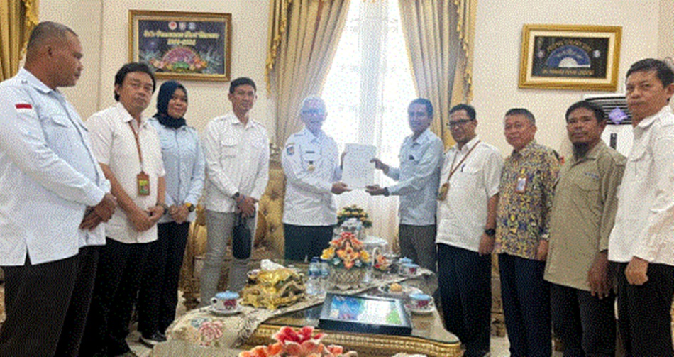 Forum Daerah Aliran Sungai (FORDAS) Provinsi Gorontalo saat bertemu Pj Gubernur Rudy Salahuddin didampingi Kepala BPDAS Bone Bolango, di rumah jabatannya (F:kmfo)