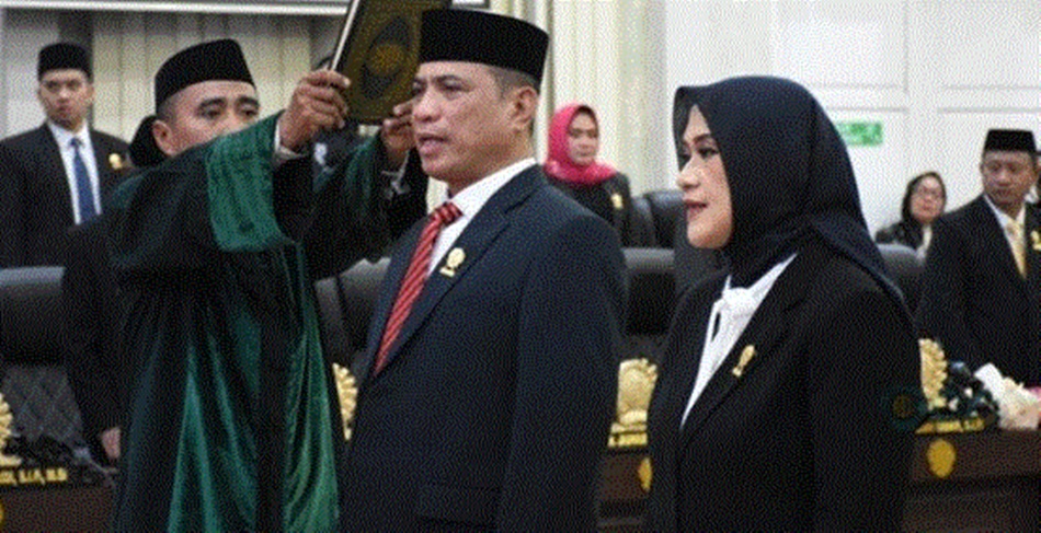 Rivai Bakusu dari PPP dan Lola Junus dari Nasdem saat dilantik dan diambil sumpah sebagai Wakil Ketua DPRD Kota Gorontalo Periode 2024-2029.(F:Humas)