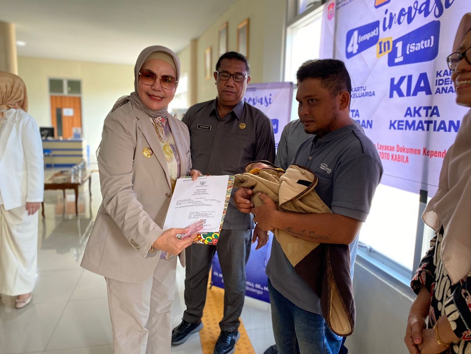 Bupati Bone Bolango saat lauching Layanan di RSUD Toto Kabila (F:AKP)