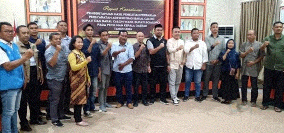 Lo lima paslon saat mengahdiri pengumuman KPU (F:ist)