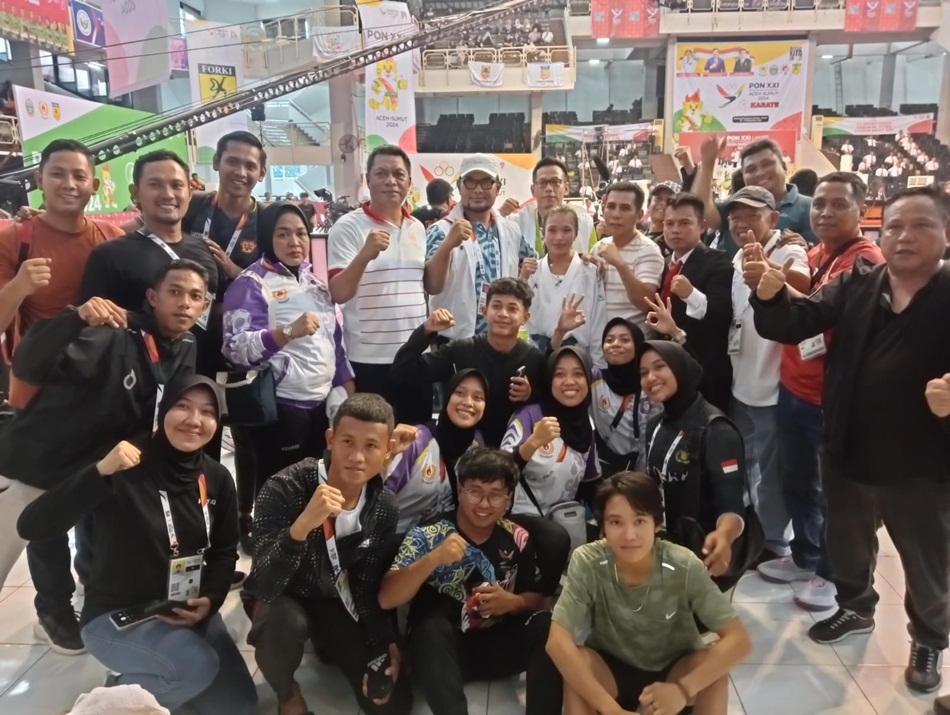 Kontingen Gorontalo pada PON XXI Aceh -Sumut saat foto bersama. (Foto: istimewa)