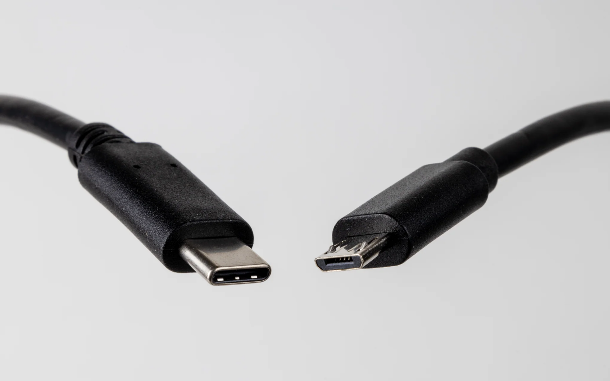 kepala kabel Type-C dan Micro-USB