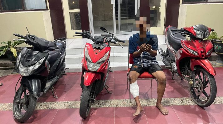 Pelaku pencurian saat diamankan Team Rajawali Polresta Gorontalo bersama barang bukti (F:Hms-Pol).
