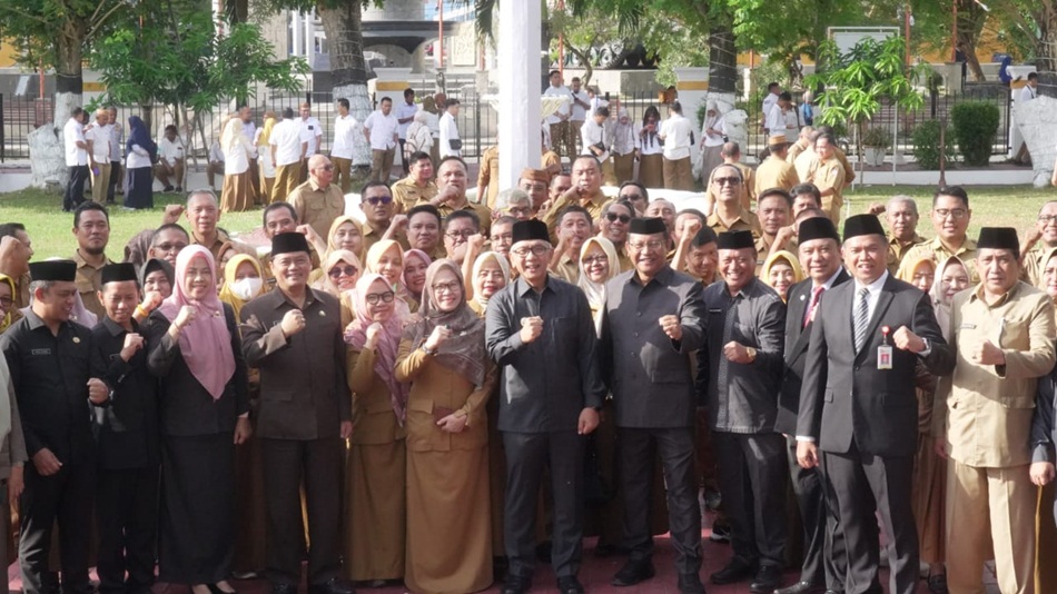 Pj Gubernur Gorontalo Rudy Salahuddin saat menjadi Irup Upacara Peringatan Hari   Kesaktian Pancasila yang dirangkaikan dengan Deklarasi Netralitas ASN Pelaksanaan Pilkada serentak 2024. (Foto:Valen)