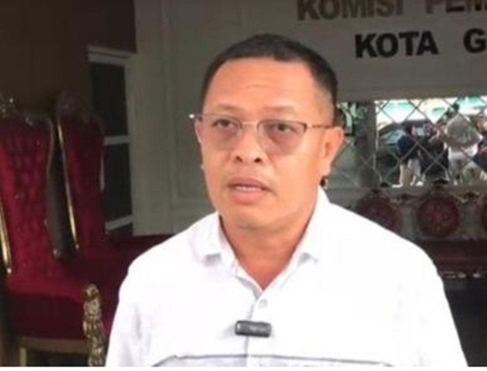 Komisioner KPU Kota Gorontalo Junaidi Yusrin (F:hms)