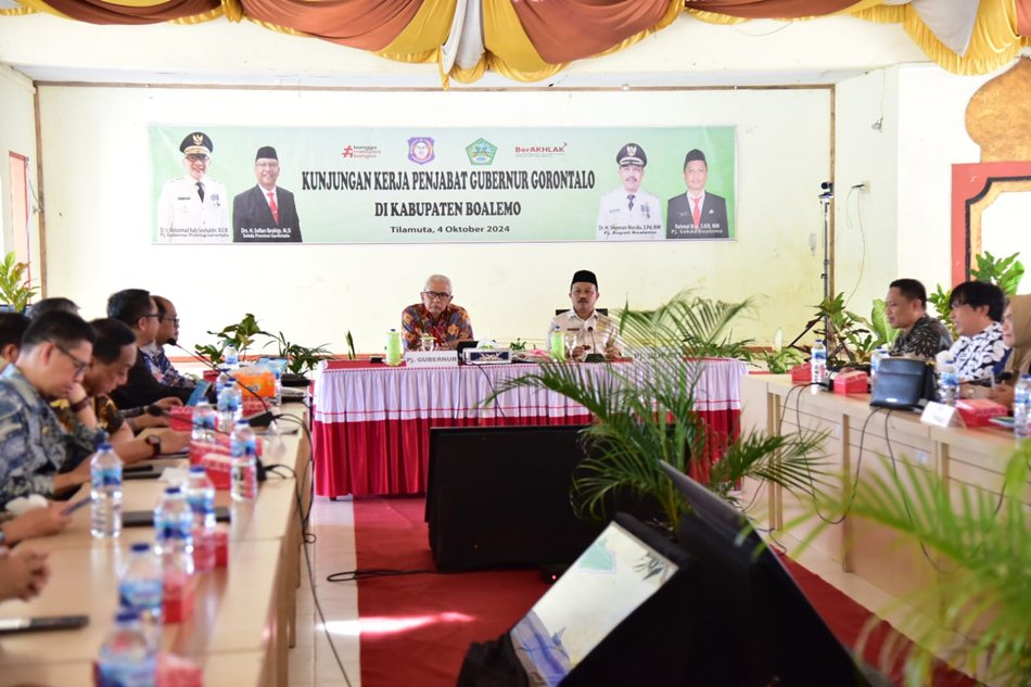Rapat Koordinasi Pemerintah Provinsi Gorontalo bersama Pemda Kabupaten Boalemo di Pendopo Kantor Bupati Boalemo (Foto: Nova)