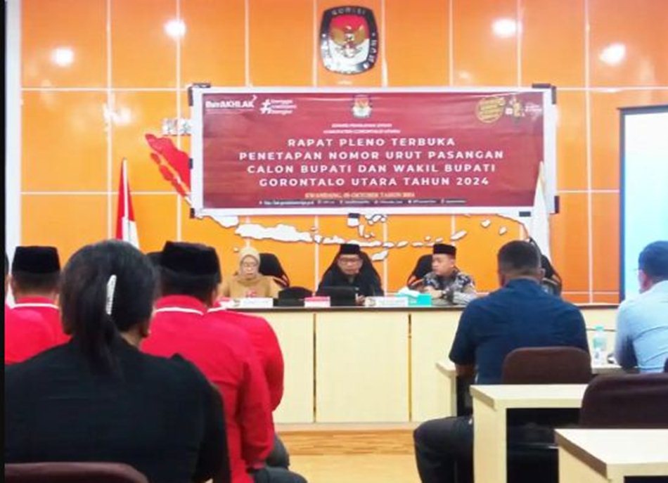 Rapat Pleno Terbuka Penetapan Perubahan Nomor Urut Pasangan Calon Bupati dan Calon Wakil Bupati Gorontalo Utara Tahun 2024. (F:humas)
