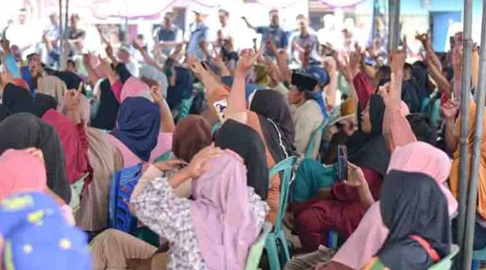 kampanye pasangan calon gubernur dan wakil gubernur Gorontalo, Tonny Uloli - Marten Taha di Desa Ilangata, Kecamatan Anggrek (Foto: Gusti)