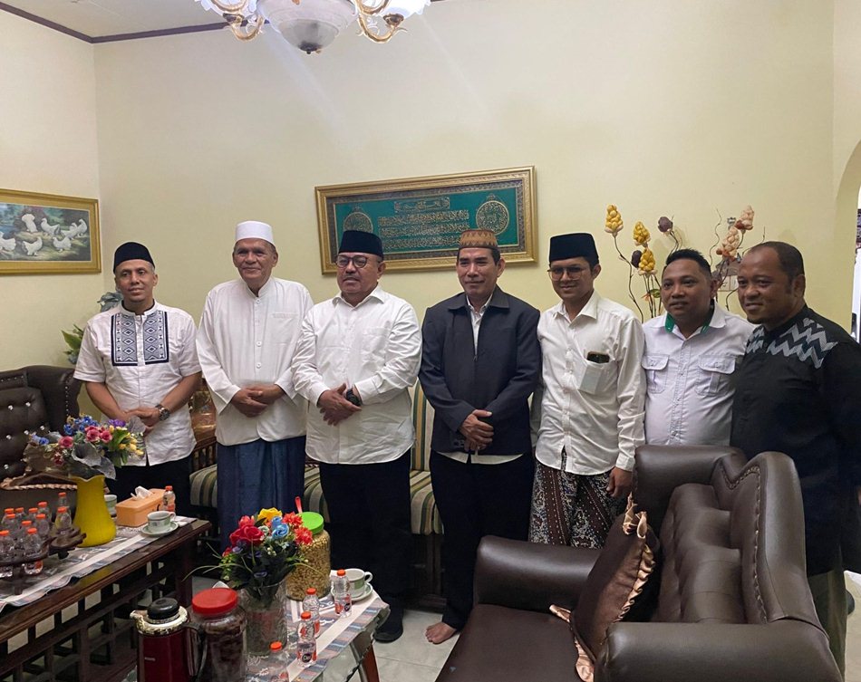 Cagub Tonny Uloli disambut hangat Rois Suryah dan Tanfidziyah PWNU Provinsi Gorontalo (F: Tim)