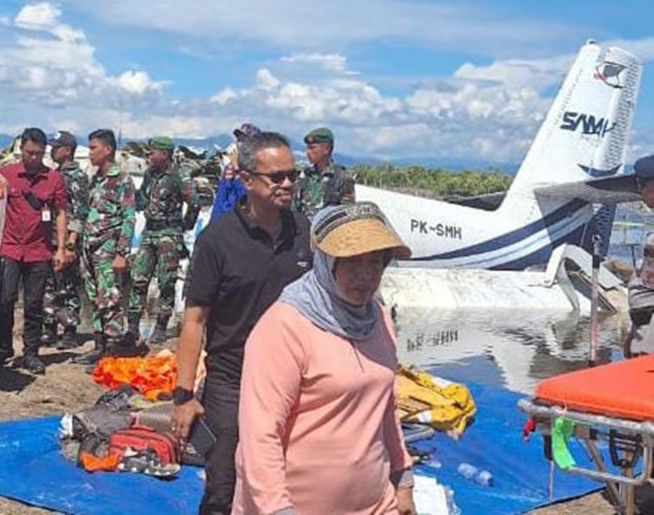 Plt Bupati Pohuwato Suharsi Igirisa saat meninjau lokasi pesawat jatuh (F:Kmfo)