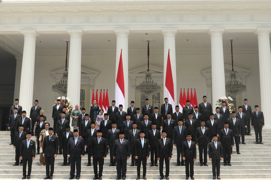 Presiden Prabowo melantik kabinet merah putih di Istana Negara (F:istimewa)