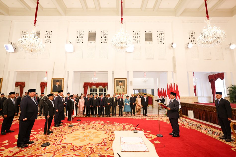 Presiden RI ke-8 Prabowo Subianto telah resmi melantik sejumlah   53 menteri dan kepala lembaga dalam susunan Kabinet Merah Putih periode 2024&ndash;2029 (F:istimewa)
