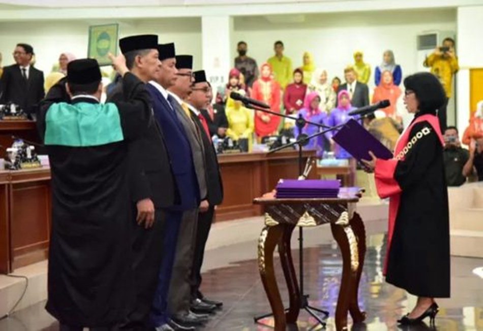 Pelantikan dan Pengambilan Sumpah Empat Pimpinan Dewan Perwakilan Rakyat Daerah (DPRD) Provinsi Gorontalo periode 2024 - 2029, (Kmfo)