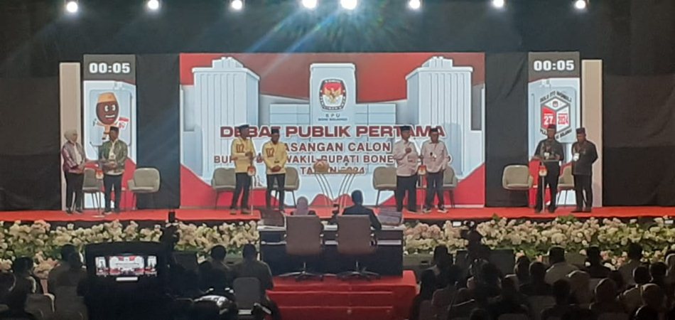 KPU Bonebol menggelar Debat Terbuka Perdana antara Pasangan Calon (Paslon) Bupati dan Wakil Bupati Bone Bolango. (F:humas)