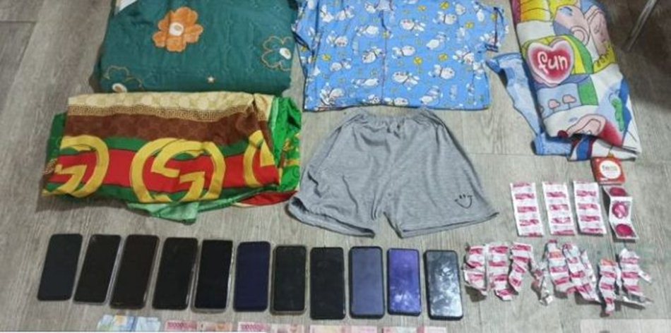 Sejumlah barang bukti Dugaan Kasus Open BO Aplikasi MiChat yang diamankan Polisi (F:hms-pol)
