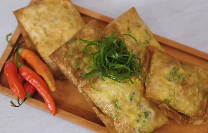 Resep Martabak Telur Mini yang Enak./Tangkap Layar YouTube Ade Koerniawan