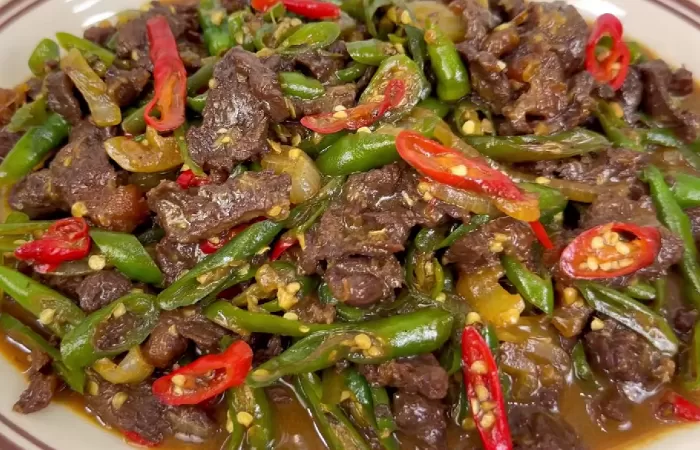 Resep Tumis Daging Cabe Ijo yang Enak (Foto: Tangkap Layar YouTube Ika Mardatillah)