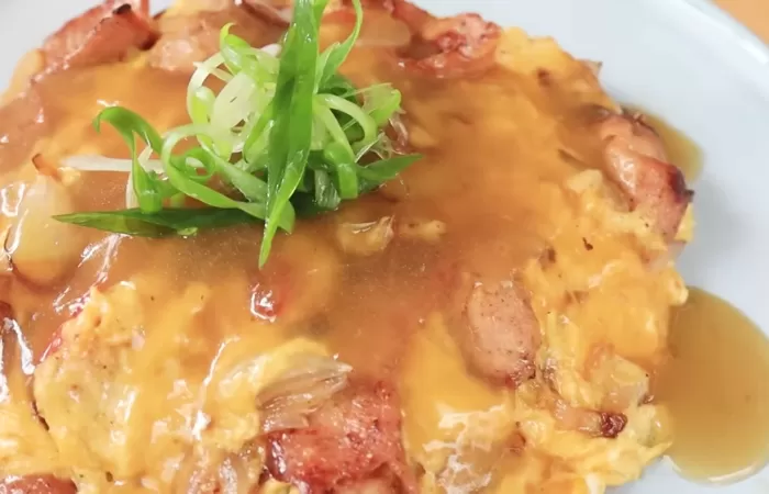 Resep Nasi Telur Hongkong yang Gurih dan Ekonomis (Tangkapan Layar YouTube Devina Hermawan)