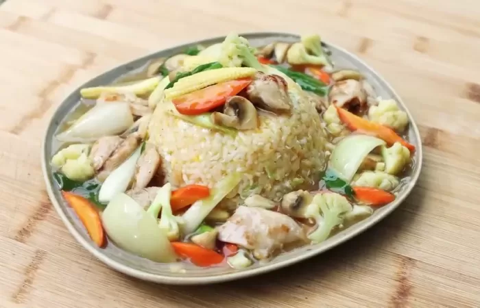 Resep Nasi Siram Ayam Jamur Super Enak, Cocok Untuk Makan Keluarga!
