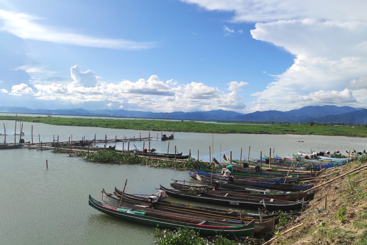 pemandangan di danau limboto