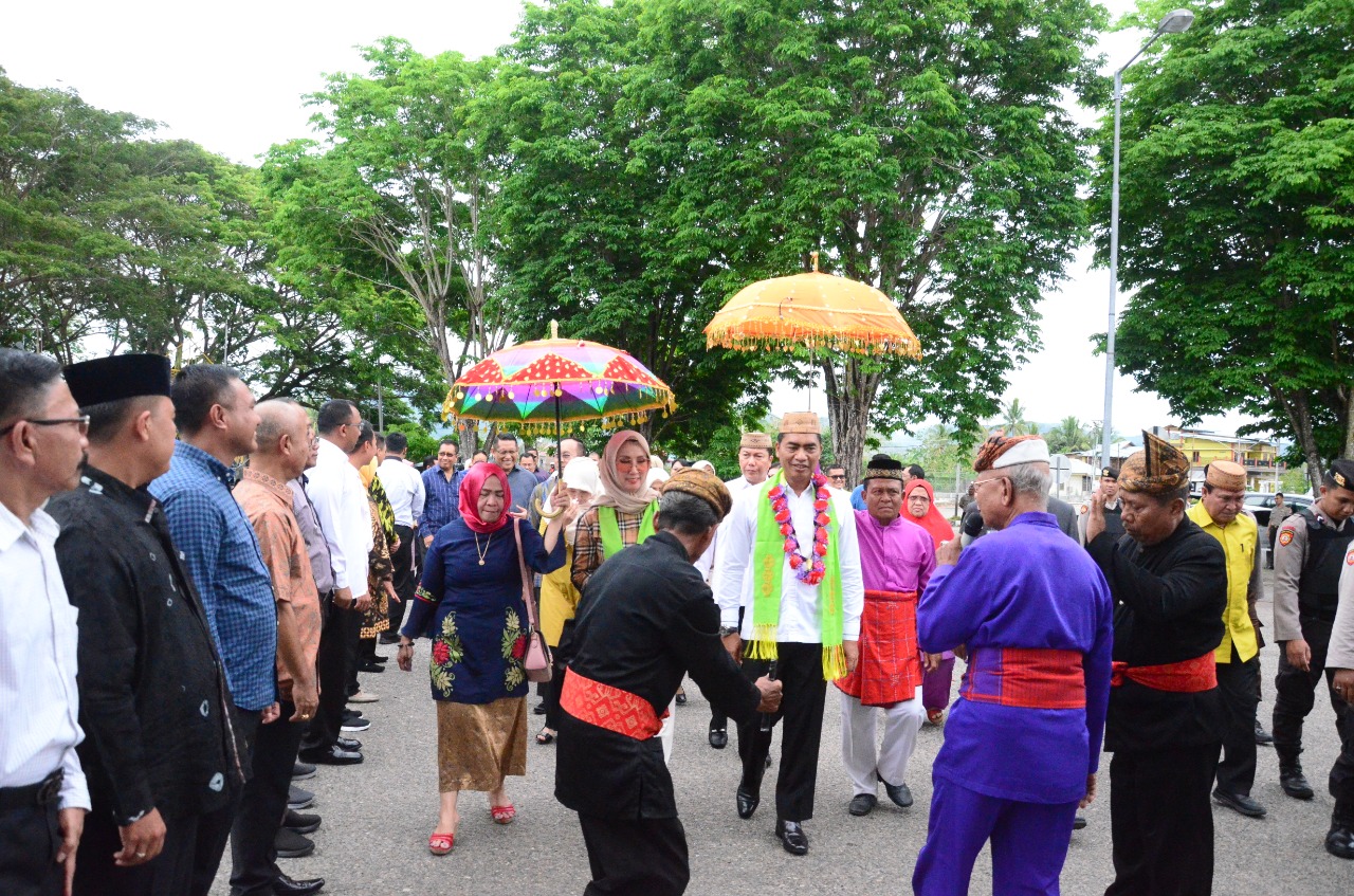 suatu upacara adat mopotilolo