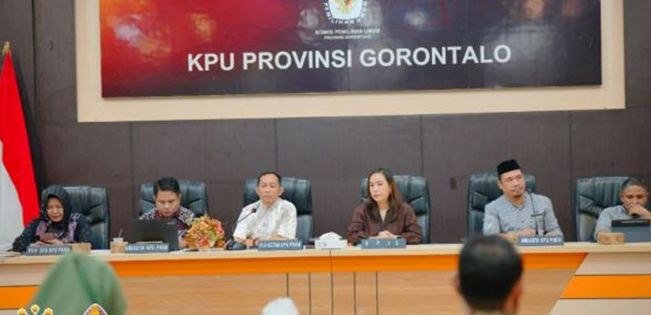 Rapat koordinasi  KPU Provinsi Gorontalo dengan BPJS terkait iuran JKK dan  JKM  badan adhoc. (F:humas)
