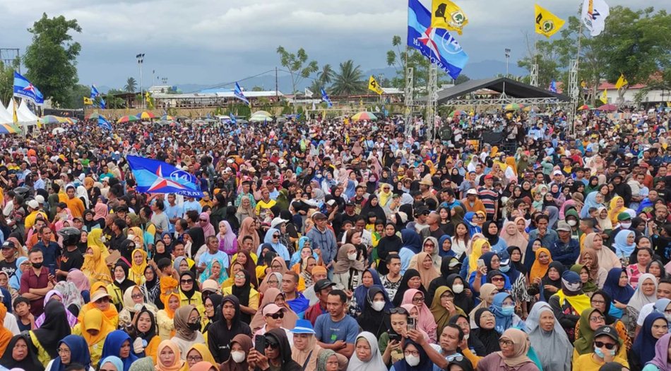 kampanye monologis Paslon Gusnar Ismail -Idah Syahidah di Lapangan Padebuolo, Kota Gorontalo