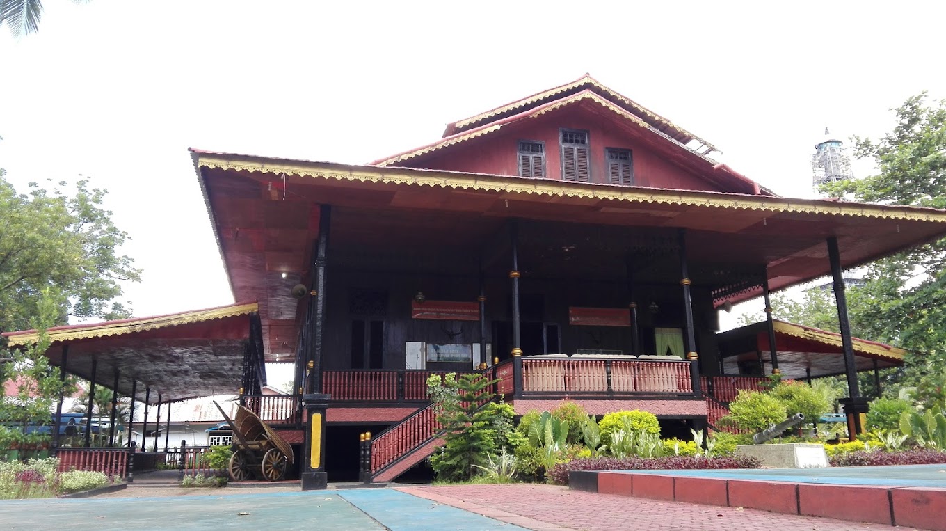 suatu rumah adat Bantayo Poboide