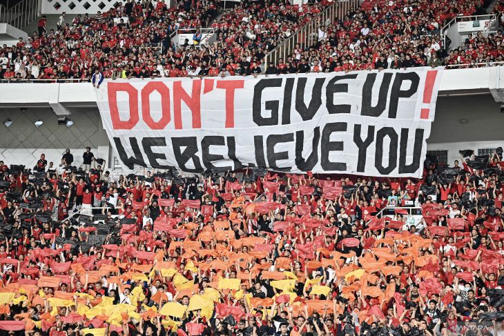 Survei yang dilakukan oleh Ticketgum mengungkapkan bahwa Indonesia adalah salah satu negara paling "gila" sepak bola di Asia, dengan indeks kegilaan sepak bola mencapai 5,23