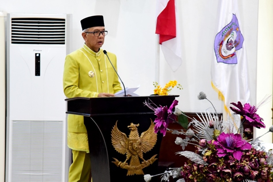 Pj. Gubernur Gorontalo Rudy Salahudin  saat menghadiri sidang paripurna HUT Provinsi Gorontalo.(F:humas)