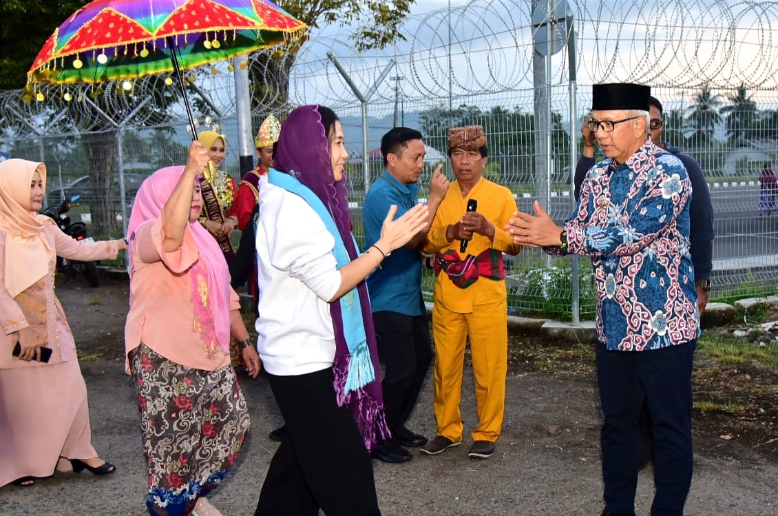 Pj Gubernur Rudy Salahuddin & Wakil Menteri Pemberdayaan Perempuan dan Perlindungan Anak (PPPA) RI, Veronica Tan, di Provinsi Gorontalo, Senin, (9/12/2024).