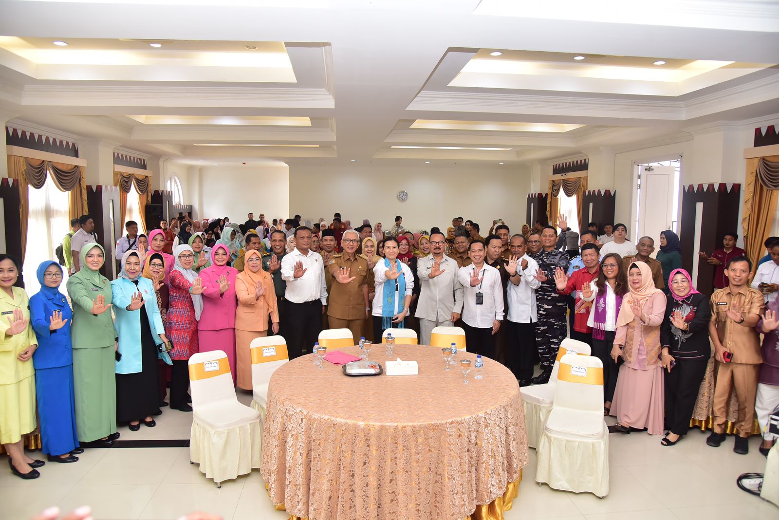 Wakil Menteri PPPA Veronica Tan didampingi Pj Gubernur Gorontalo Rudy Salahuddin bersama jajarannya.