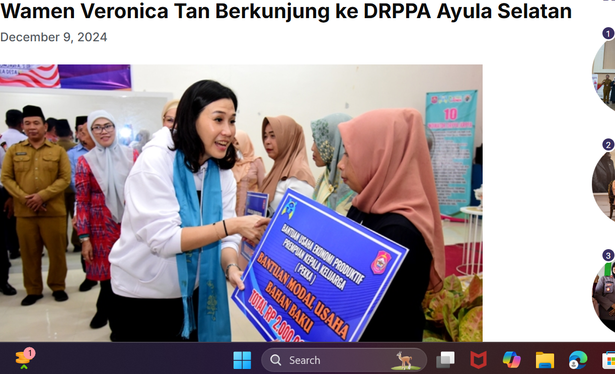 Wamen PPPA Veronica Tan menyerahkan bantuan modal usaha bahan baku pada kujungan ke DRPPA di Ayula Selatan, Kecamatan Bulango Selatan, Kabupaten Bone Bolango, Senin (9/12/2024).