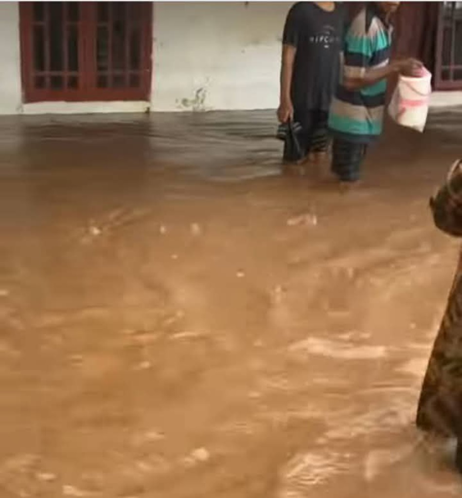 kondisi banjir yang melnda 11 desa di Kecamatan Paguat dan Dengilo Kabupaten Pohuwato (F:FB)