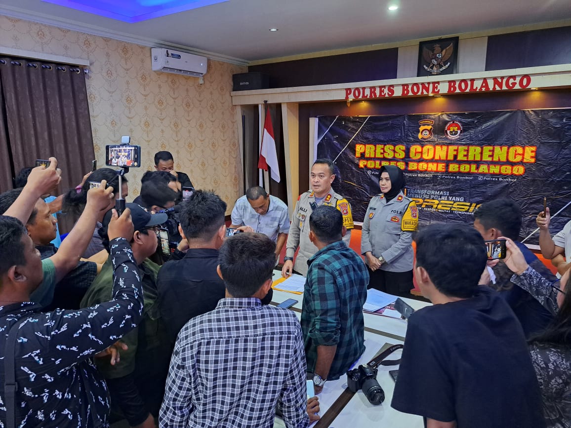 Kapolres Bone Bolango AKBP Mohammad Alli SIK, menyampaikan laporan akhir tahun kepada publik
