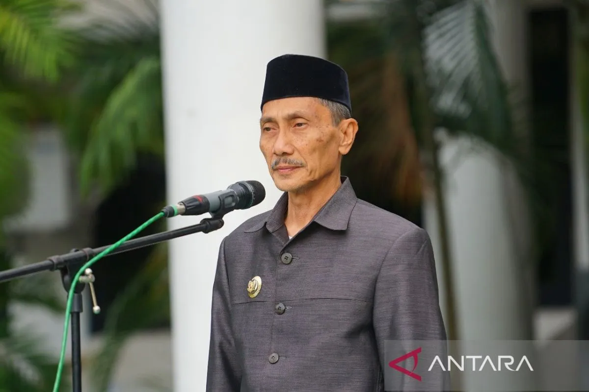 Bupati Gorontalo Nelson Pomalingo