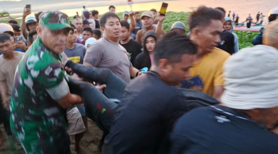 Evakuasi korban tenggelam di danau Limboto (F:FB)