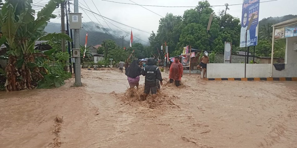 Suasana banjir saat melanda tiga desa di Bone Bolango.(F:AKP)
