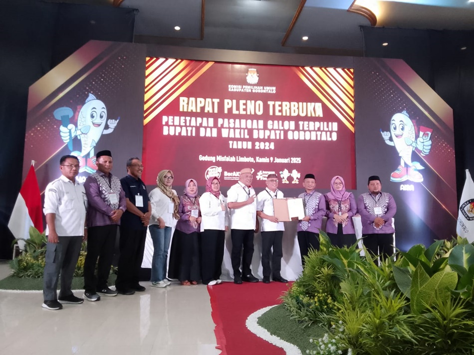 Rapat pleno KPU Kabgor tetapkan paslon Sofyan Puhi -Toni Yunus pemenang Pilakada.(F:humas)