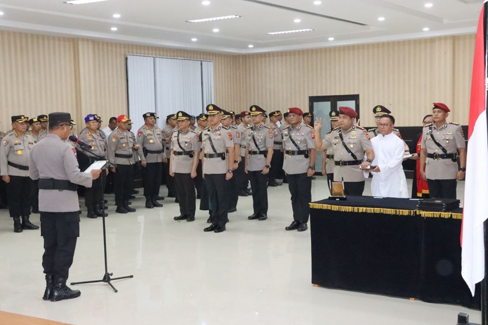 Kapolda Gorontalo pimpin sertijab PJU Polda Gorontalo (F:hms-Pol)