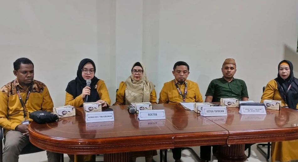Pihak yayasan saat menggelar klarifikasi (F;ist)