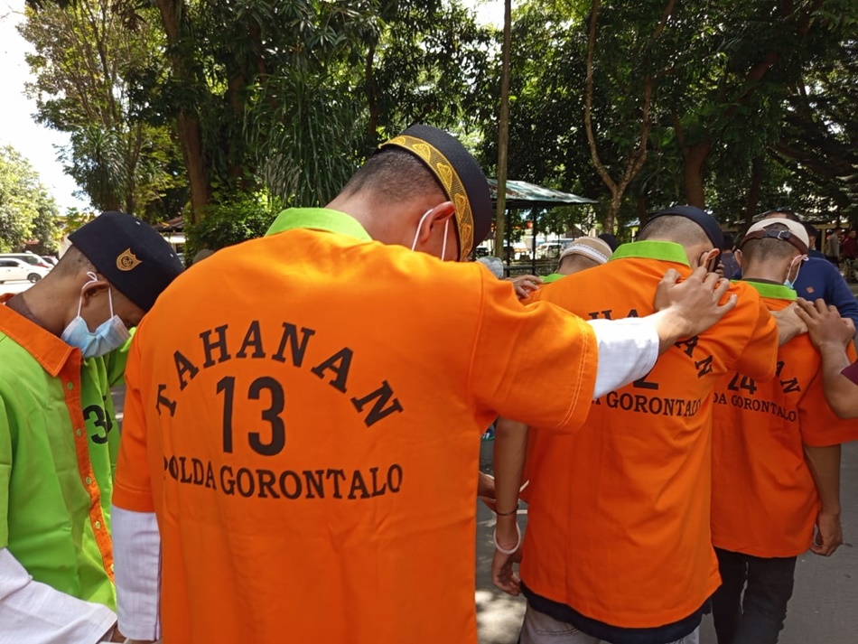 Para tersangka pemerkosaan/pencabulan yang dirilis Polda Gorontalo.(F:hms-Pol)