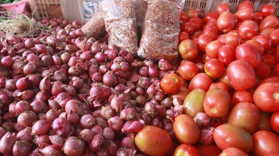komoditas lain yang mengalami deflasi adalah tomat, bawang merah, ikan cakalang, dan cabai rawit.(F:dok)