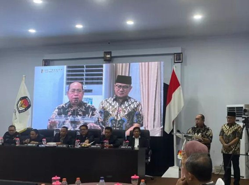 Walikota terpilih Adhan Dambea saat menyamppaikan pidato politiknya.(F:GPJ)